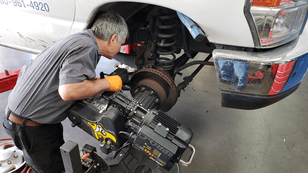 On the Car Brake Lathe